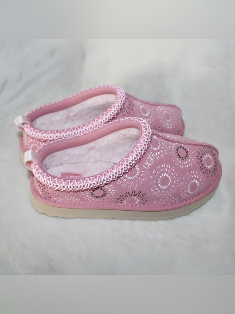 UGG Pink Floral Slippers Women’s Size 5 New